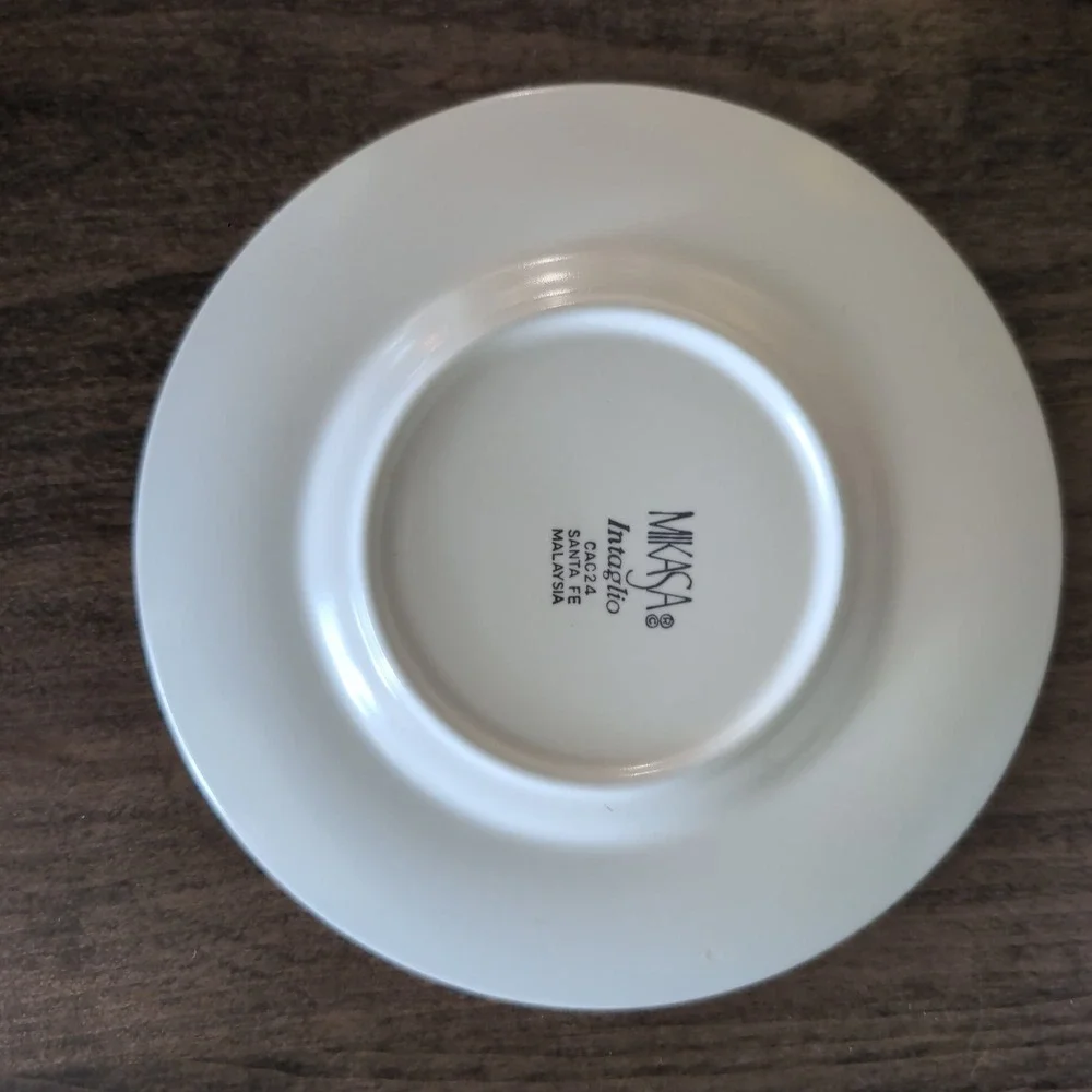 Mikasa Intaglio Santa Fe Bread Plates Butter 7.25